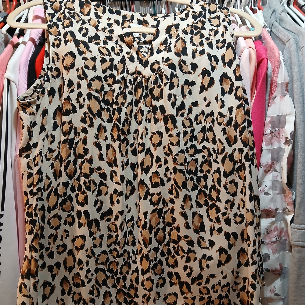 ☀️ 3 For $15 Van Heusen Animal Print Blouse